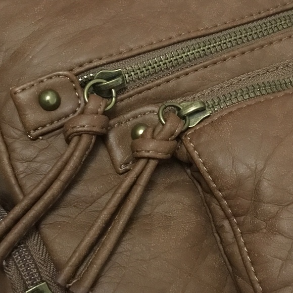 NWT Bueno of California Adjustable Crossbody Bag - Picture 4 of 5